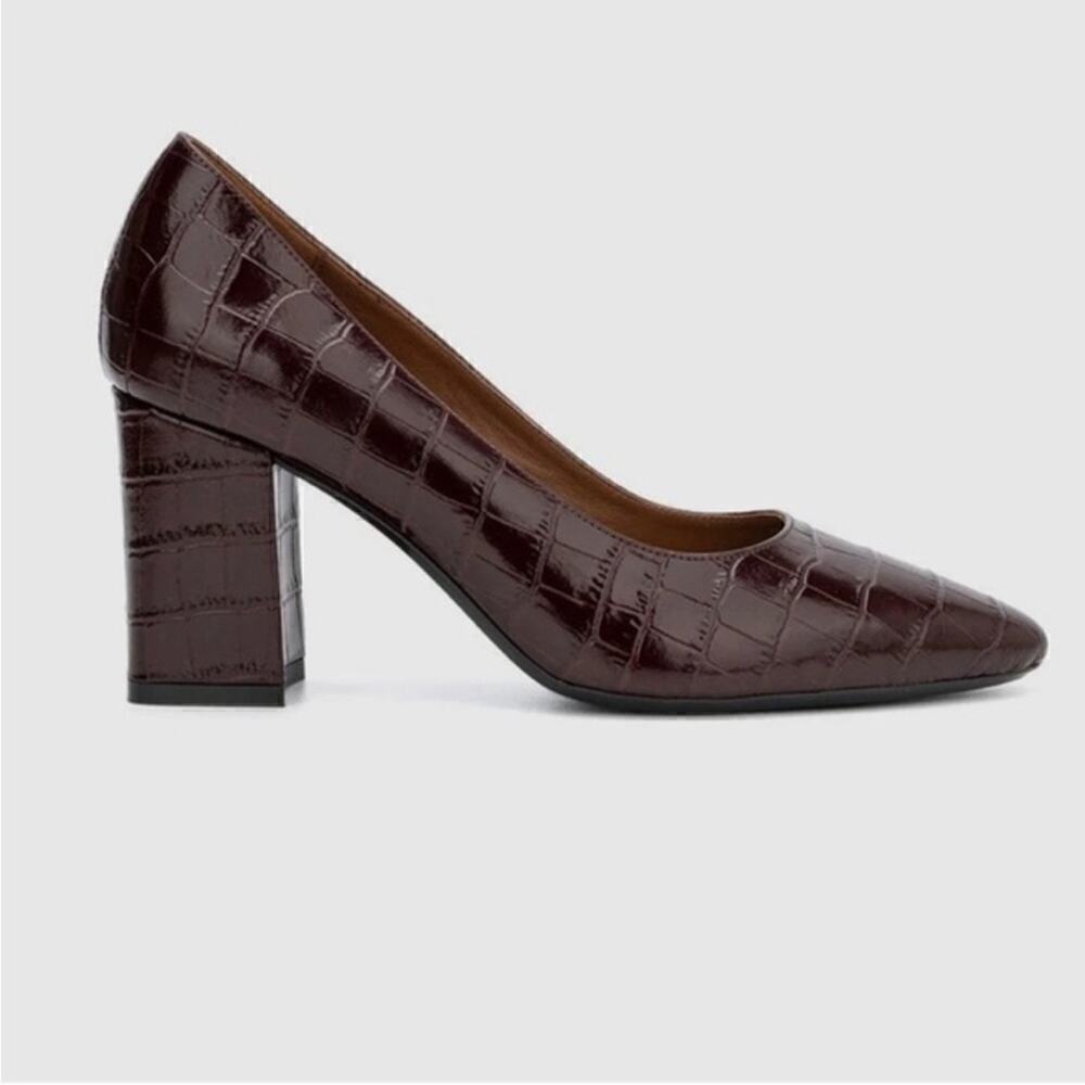 ▶️ Aquatalia ◀️ Maroon Embossed Leather Croc Pattern Pumps. 8 M - Picture 2 of 16